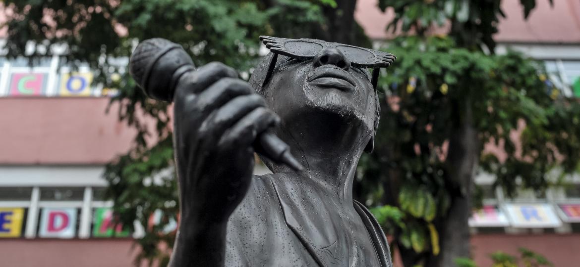 Inauguração da estátua de bronze do músico Itamar Assumpção, no bairro da Penha, em São Paulo - Reinaldo Canato/UOL