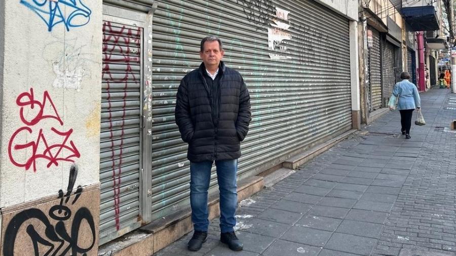 Gianfranco Cundari, lojista da rua Teodoro Sampaio, em Pinheiros, zona oeste de São Paulo