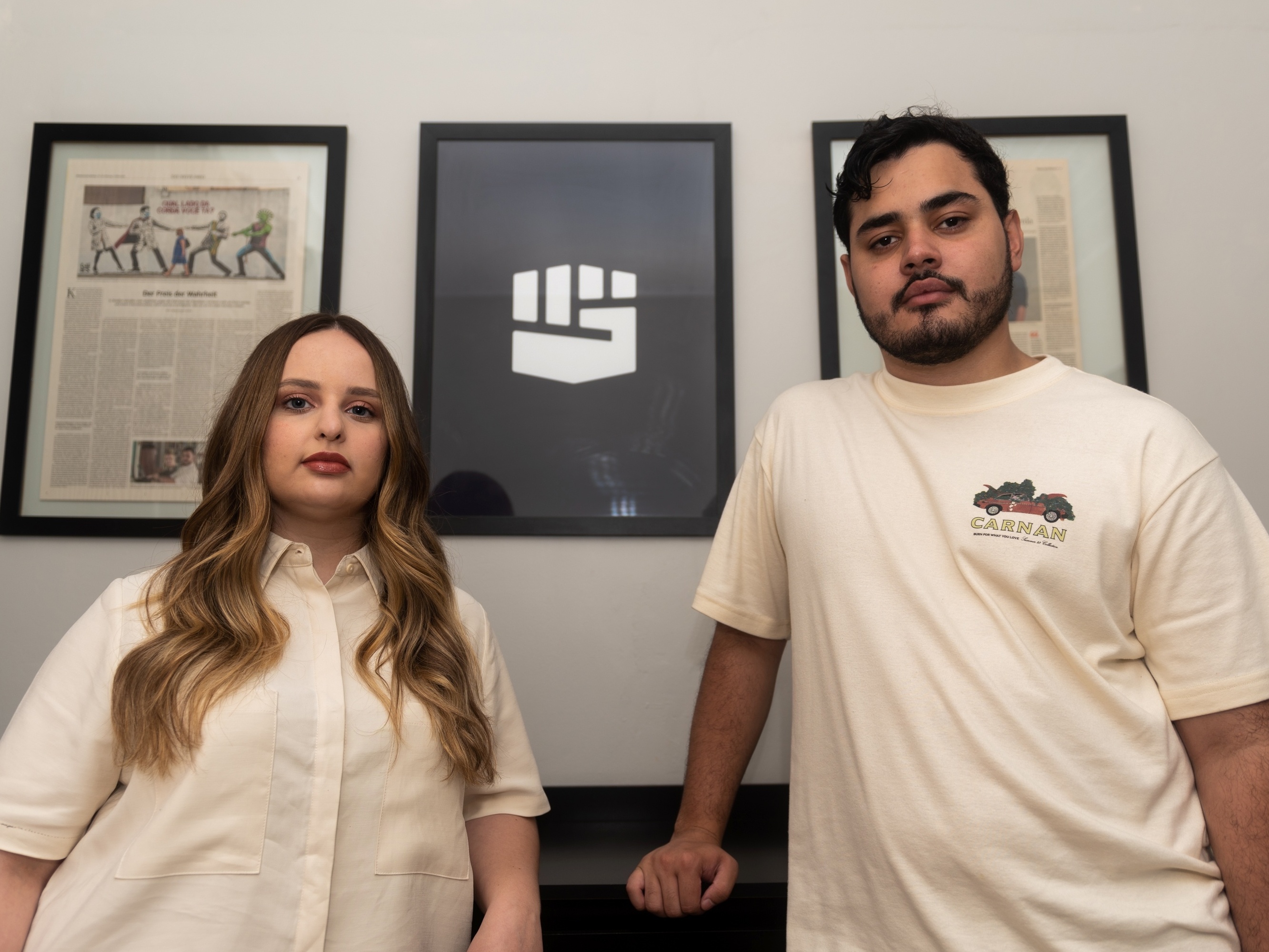 Teshiklardagi katta narsalar Yalangoch tasodifan suratga olingan