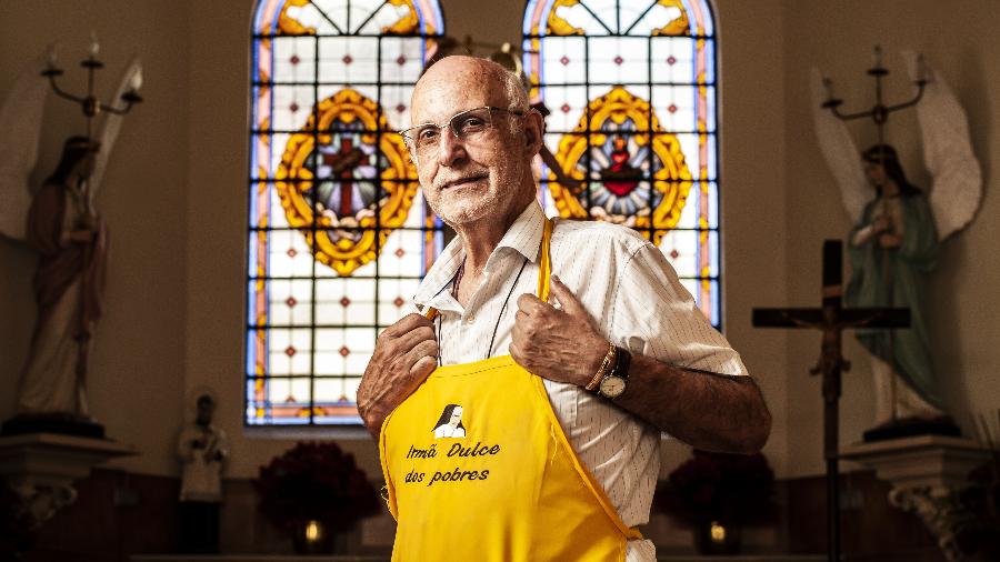 Padre Júlio Lancellotti comanda Pastoral do Povo de Rua, em São Paulo - Fernando Moraes/UOL