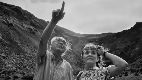 José Saramago e Lélia Salgado em Lanzarote, Ilhas Canárias, em 1996 - Sebastião Salgado - Sebastião Salgado