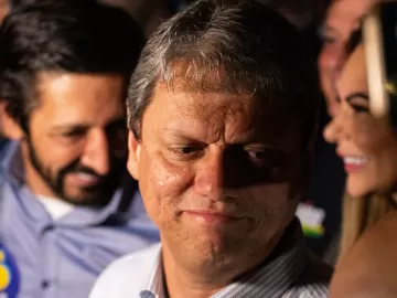 Leonardo Sakamoto: Tarcísio, o Moderado, imita Marçal e vincula Boulos e PCC no dia da eleição