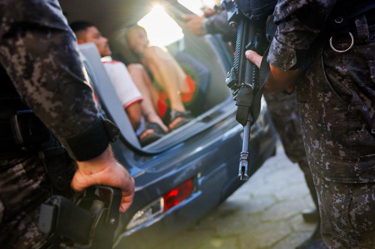 Homens são presos no Guarujá durante Operação Escudo