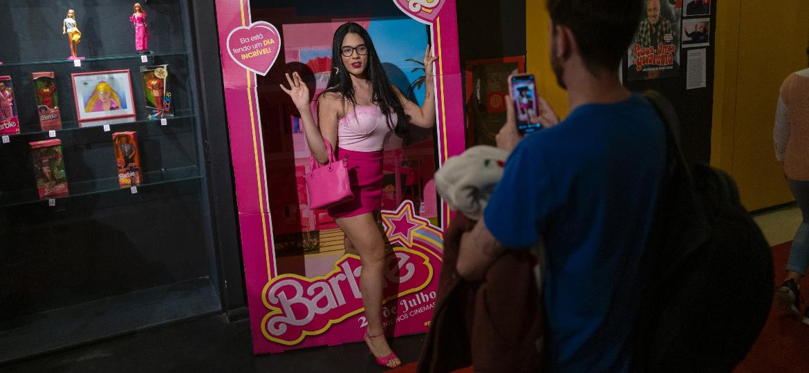A neurocientista Marcelle Benac, 25, no dia da estreia de "Barbie" no Estação Net, em Botafogo, no Rio - Lucas Landau/UOL