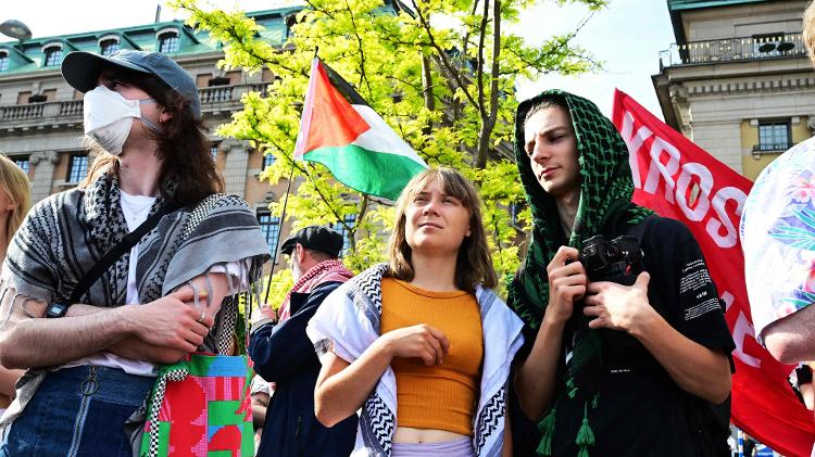 Greta Thunberg em ato pró-Palestina em Estocolmo, Suécia, no sábado (14) Greta Thunberg em ato pró-Palestina em Estocolmo, Suécia, no sábado (14)