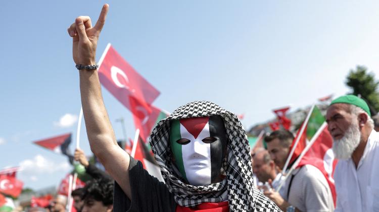 Ato pró-Palestina em Istambul, Turquia, no domingo (15) Ato pró-Palestina em Istambul, Turquia, no domingo (15)
