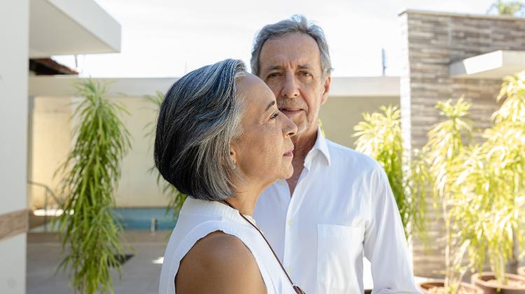 Wilma Manduca, 62, com o atual marido José Roberto Fernandes, 78. Ela está no terceiro casamento; ele, no segundo