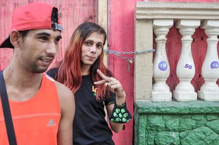 O casal Mariana Fortunato da Costa e Danilo Nolasco, que estavam em situação de rua morando na rua Abílio Soares, no Paraíso - Reinaldo Canato/UOL - Reinaldo Canato/UOL