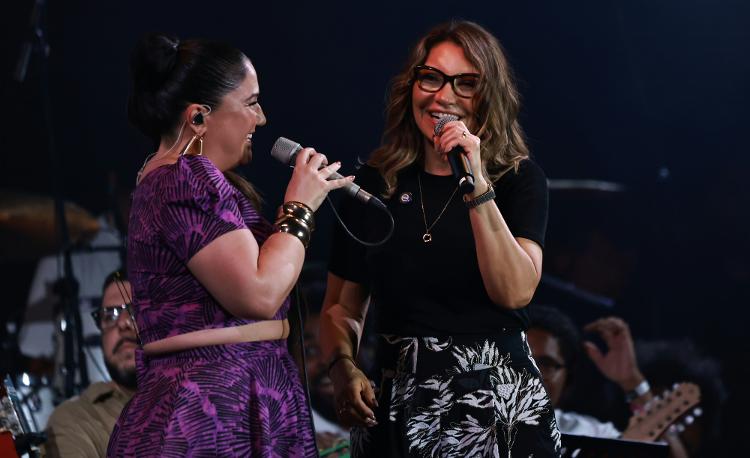 A cantora Maria Rita acompanhada da primeira-dama Janja durante o festival de música do G20, no Rio