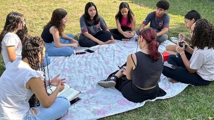 Encontro do grupo Idetec, em escola técnica