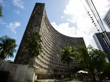 Embate judicial abala donos e ameaça prédio símbolo arquitetônico do Recife