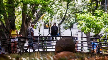 Movimento dos boys na Praça da República, no centro de São Paulo - Ricardo Matsukawa / UOL - Ricardo Matsukawa / UOL