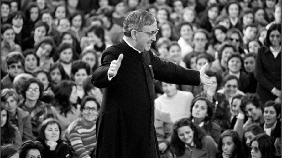 São Josemaria Escrivá, fundador do Opus Dei e uma referência bibliográfica para os estudos de católicas conservadoras São Josemaria Escrivá, fundador do Opus Dei e uma referência bibliográfica para os estudos de católicas conservadoras