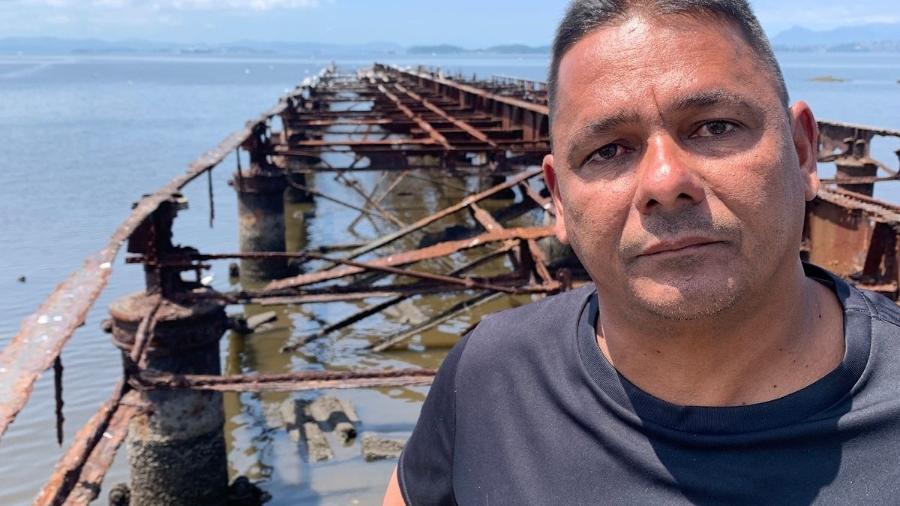 Alexandre Anderson, presidente da Ahomar (Associação de Homens e Mulheres do Mar), em patrulha na Baía de Guanabara - Carlos Tautz/UOL