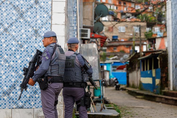 Movimentação de policiais militares na Vila Baiana, no Guarujá (SP) Movimentação de policiais militares na Vila Baiana, no Guarujá (SP)
