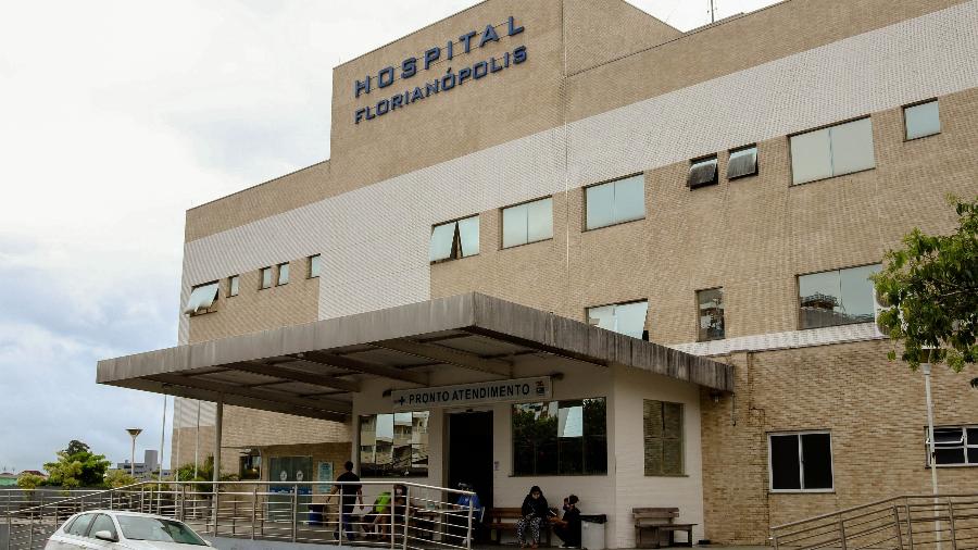 Hospitais estão lotados e com fila de espera por UTI em Santa Catarina - Isadora Camargo/UOL