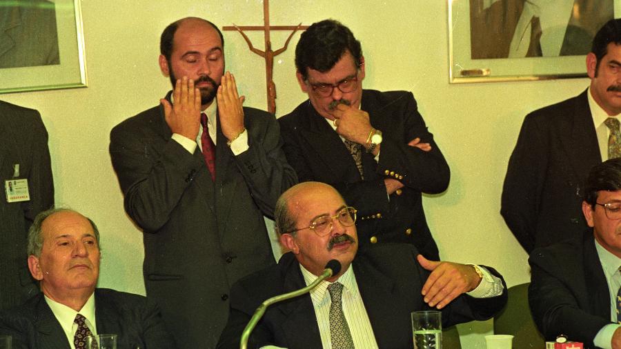 O ex-tesoureiro de Collor, PC Farias, depõe no início da CPI, em 9 de junho de 1992 - Lula Marques/Folhapress