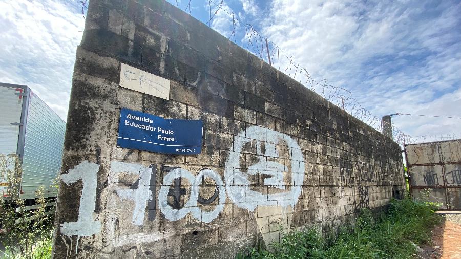 No Parque Novo Mundo, zona norte de SP, moradores ouvidos pela reportagem não sabiam da mudança de Estação Paulo Freire para Estação Fernão Dias - Lucas Veloso/UOL