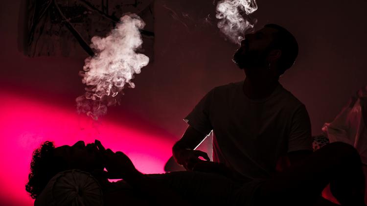 Vini* e Paulo*, praticantes de chemsex (sexo sob efeito de drogas) - Fernando Moraes/UOL - Fernando Moraes/UOL