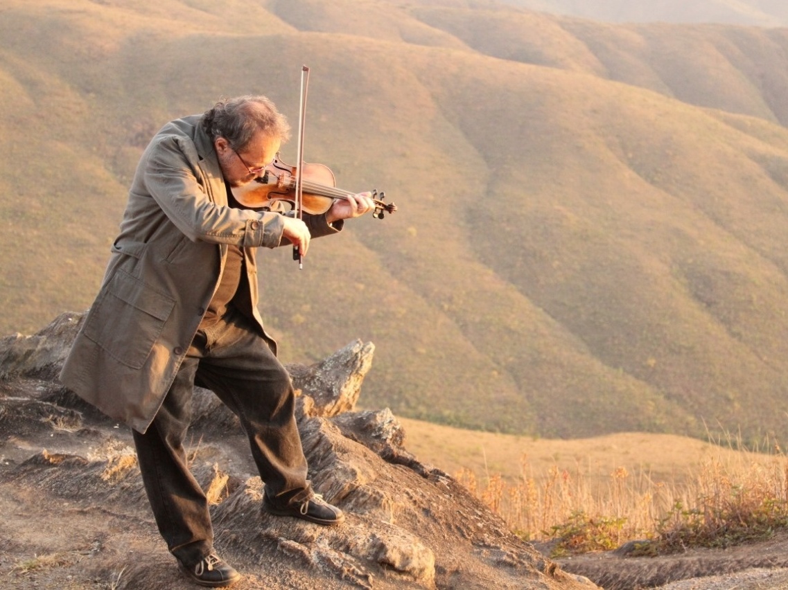 Composições de Almir Sater ajudaram a modernizar a música de viola