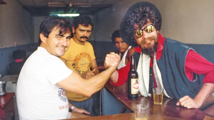 Raul Seixas em turnê por garimpos do Pará, em 1985 - Cris Villares/Divulgação - Cris Villares/Divulgação