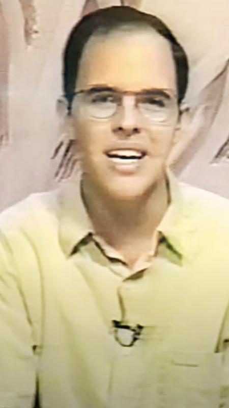 Benjamin Teixeira de Aguiar em 1994, aos 23 anos, quando apresentava um programa de TV sobre espiritualidade - Arquivo pessoal - Arquivo pessoal