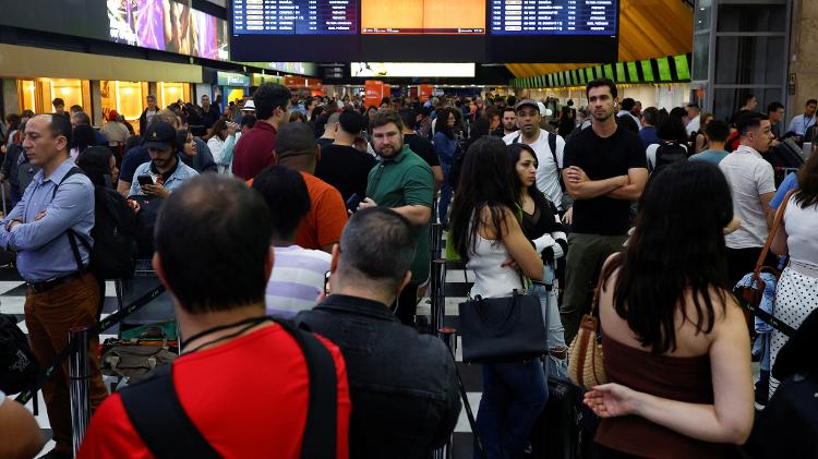 Intensa movimentação no aeroporto de Congonhas, na zona sul de SP