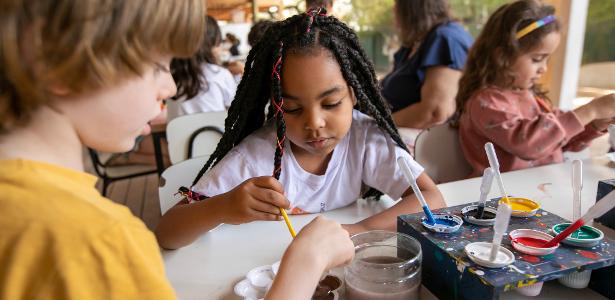 Maria Helena, 6, bolsista do programa de educação antirracista do Vera Cruz: pais de filhos brancos passaram a levar o tema em conta ao escolher a escola