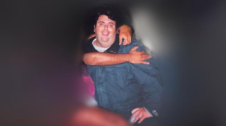 Carlos Veiga Filho em 2003, ao lado de alunos durante viagem Carlos Veiga Filho em 2003, ao lado de alunos durante viagem