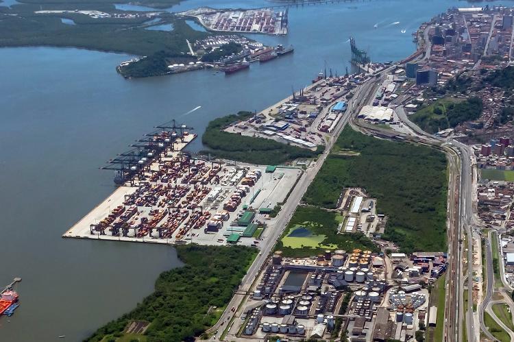 Área prevista para instalação de um novo pátio de caminhões no Porto de Santos