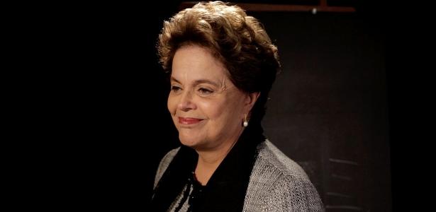 Hostilizada em voo, Dilma responde 