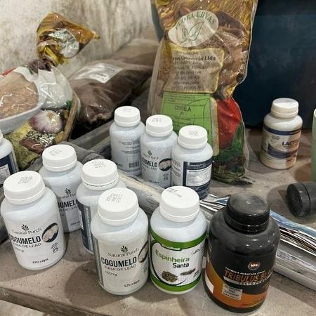 Suplementos irregulares apreendidos em fábrica clandestina de Itapemirim (ES) Suplementos irregulares apreendidos em fábrica clandestina de Itapemirim (ES)