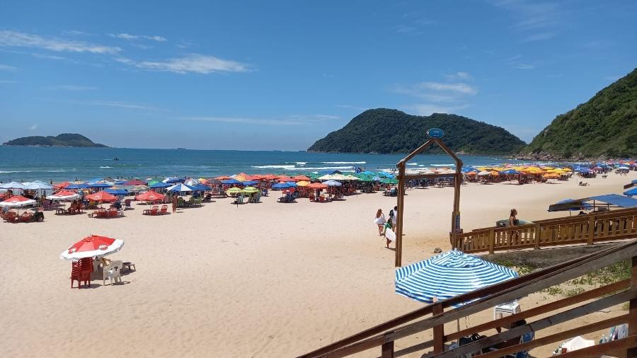 Praia do Tombo, no Guarujá Praia do Tombo, no Guarujá