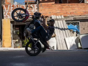 Moto empinada: tragédia em SP reacende discussão sobre 'cultura do grau'