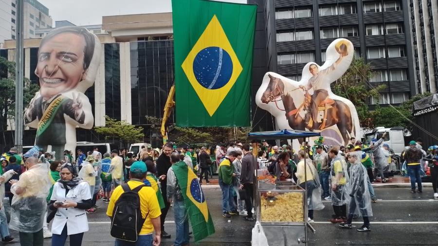 Manifestantes pró-Bolsonaro na av. Paulista, no 7 de Setembro - Daniel Lisboa/UOL