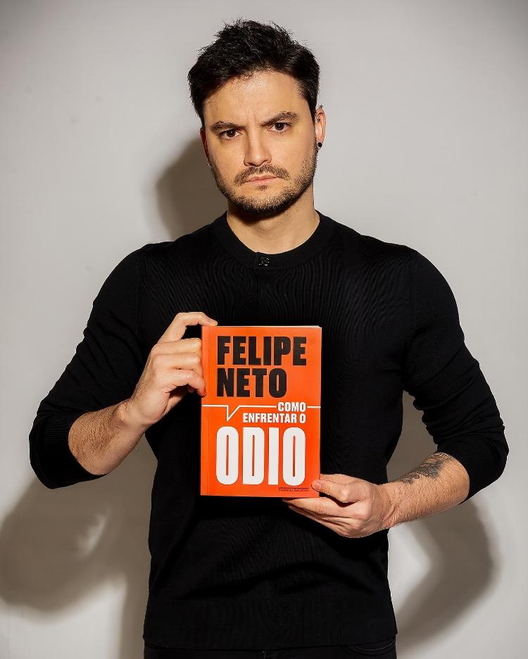 Felipe Neto divulga o livro 'Como Enfrentar o Ódio'