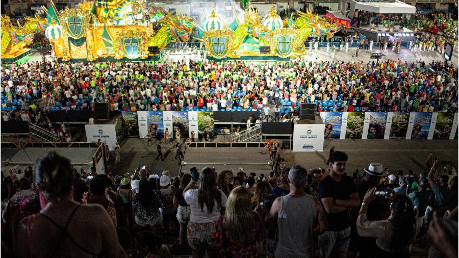Oas desfiles das escolas de samba na Sapucaí