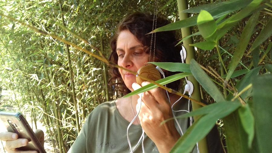 Monica Pomarico Moraes captura sons de planta usando app Plants Play - Giacomo Vicenzo/UOL