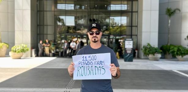 Investidores fazem ato na frente da Fictor, alvo da PF: 'Cadê o capital?'