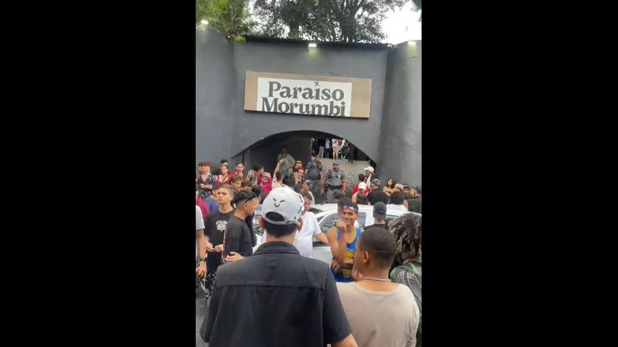 Imagens da confusão e pancadaria na saída da festa Elite Mansão, em São Paulo, foram divulgadas nas redes sociais - Reprodução/Twitter