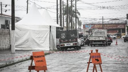Polícia Civil de SP monta tenda para receber corpos para identificação de vítimas dos desabamentos na cidade de São Sebastião - Keiny Andrade/UOL - Keiny Andrade/UOL