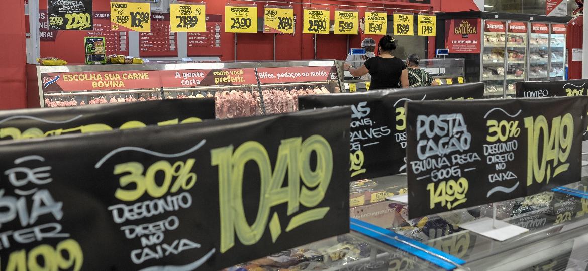 Apesar dos descontos, consumidores não lotaram supermercados na Black Friday - Reinaldo Canato/UOL