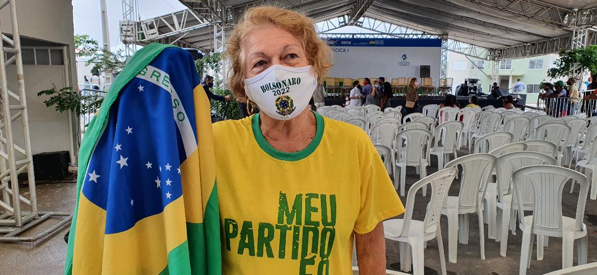 Olímpia de Barros Correia, no bairro de Benedito Bentes, durante passagem de Jair Bolsonaro por Maceió - Carlos Madeiro/UOL