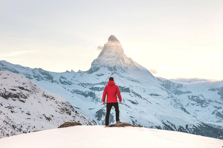 Imagem usada no site de Thiago Schutz mostra homem diante do monte Cervino, nos Alpes suíços, para ilustrar 'evolução masculina'