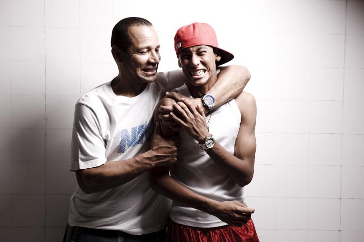 Neymar pai e Neymar filho posam juntos em 2010 Neymar pai e Neymar filho posam juntos em 2010