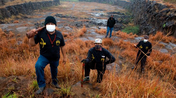 Gaudêncio Benites faz patrulhamento na Aldeia Bororó, na Reserva Indígena de Dourados (MS) - José Medeiros/UOL - José Medeiros/UOL