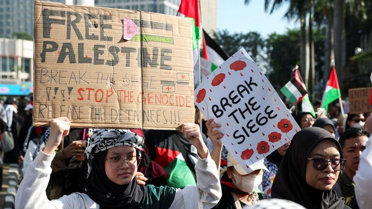 Ato pró-Palestina em Jacarta, Indonésia, no domingo (15) Ato pró-Palestina em Jacarta, Indonésia, no domingo (15)