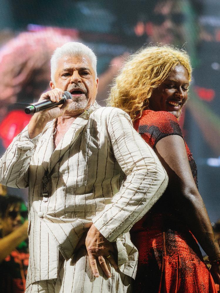 Lulu Santos e Liniker no palco do Doce Maravilha 2025 Lulu Santos e Liniker no palco do Doce Maravilha 2025