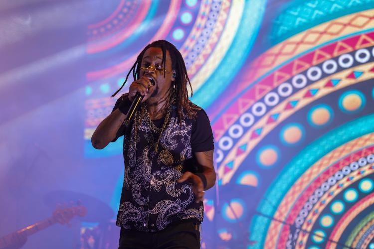 Toni Garrido em show na Virada Cultural