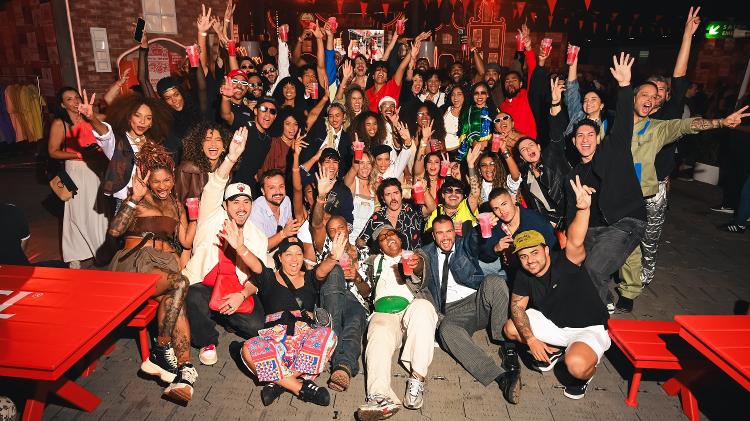 King's Day da Amstel teve convidados que aproveitaram festividade no Rio Pinheiros King's Day da Amstel teve convidados que aproveitaram festividade no Rio Pinheiros